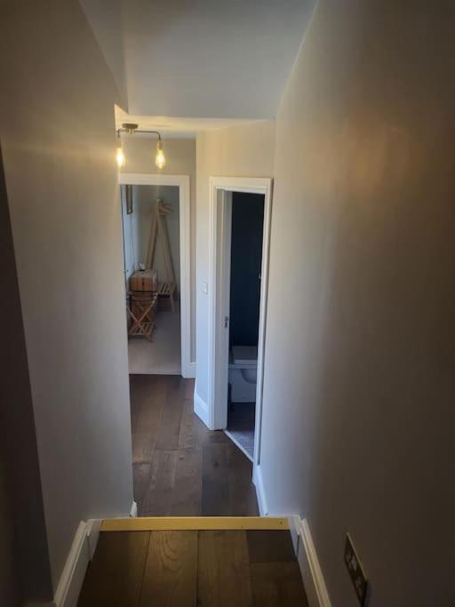 Charming Seaside 2 Bed Apartment, 2minute Walk From Westbrook Bay Apartment